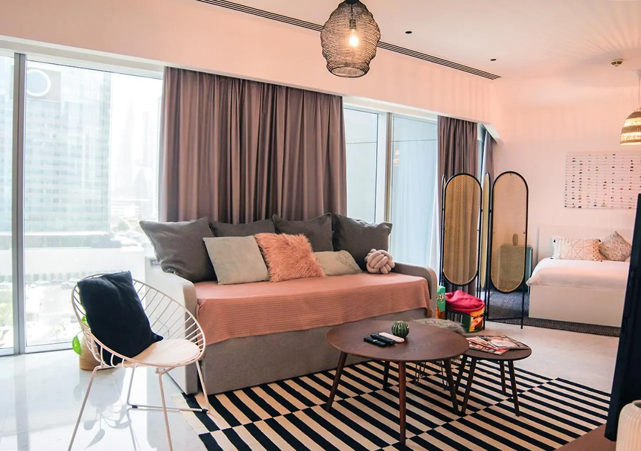 Nasma Luxury Stays - Central Park Tower Dubai Apartment